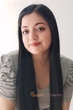 225604 - Laura Age: 29 - Colombia