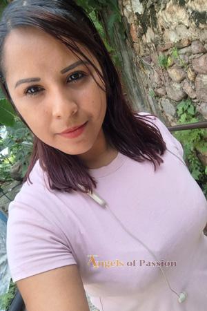 226105 - Lucero Age: 29 - Mexico