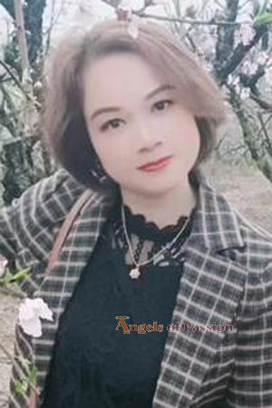 226909 - Lingyan Age: 49 - China