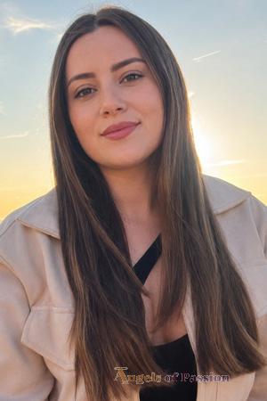 227508 - Laura Age: 26 - Colombia