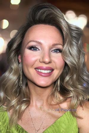 228210 - Anastasia Age: 40 - Russia