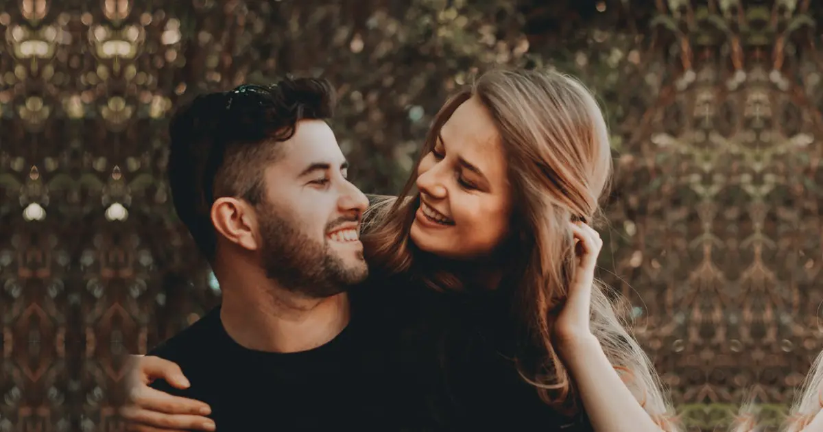 A picture of a man and woman who look happy to be together